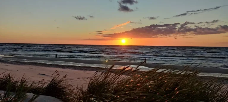 Zachod słońca nad morzem